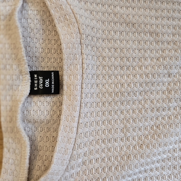 Xl Shirt Bundle Cream Waffle Textured Top And Multi Colored Cropped Tank Artsy - Picture 2 of 5